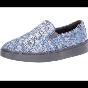 New Vionic Women’s Pro Mahoney Avery Slip-On’s